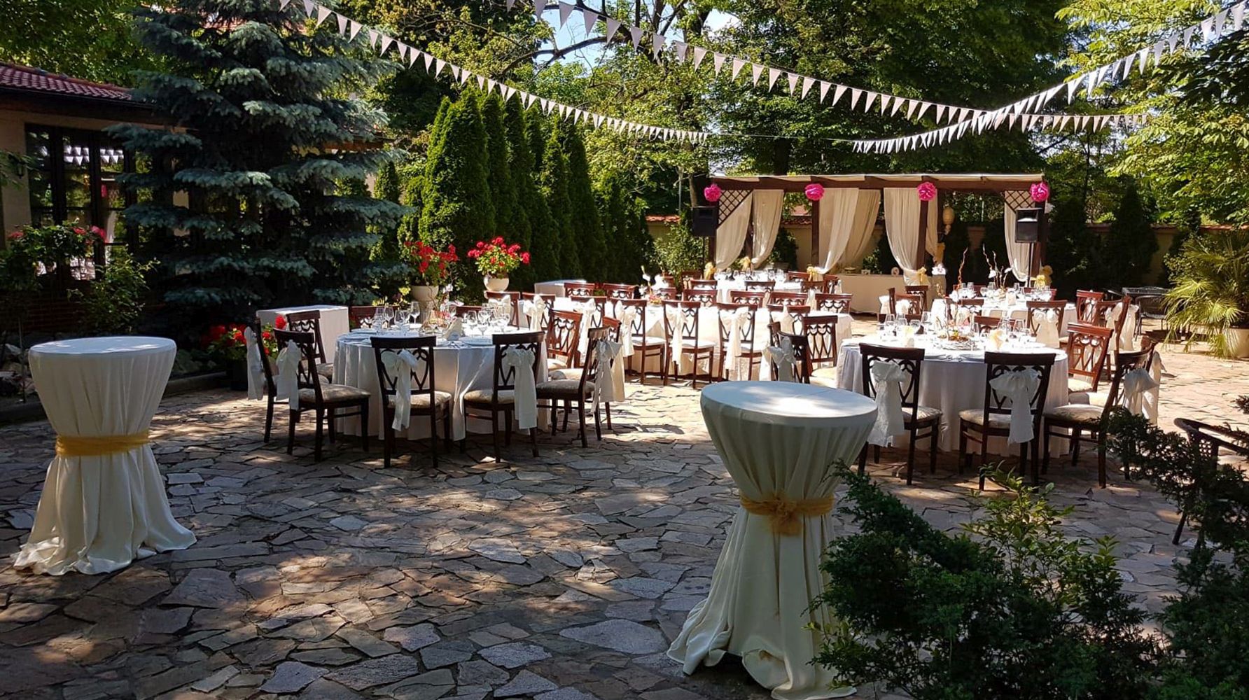 Organizare evenimente Timisoara | Evenimente private Timisoara | Evenimente corporate Timisoara | Sala evenimente Timisoara | Restaurant in Timisoara | Cazare Timisoara | Sala evenimente Timisoara | Organizare Nunti Timisoara | Royal Events Timisoara