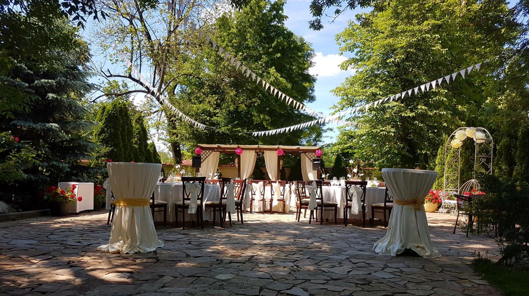 Organizare evenimente Timisoara | Evenimente private Timisoara | Evenimente corporate Timisoara | Sala evenimente Timisoara | Restaurant in Timisoara | Cazare Timisoara | Sala evenimente Timisoara | Organizare Nunti Timisoara | Royal Events Timisoara