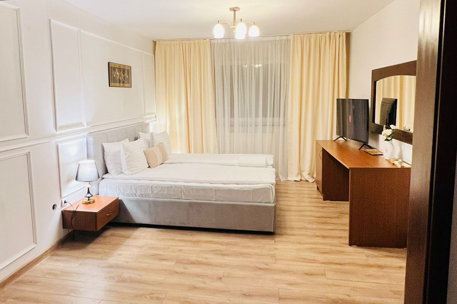 Organizare evenimente Timisoara | Evenimente private Timisoara | Evenimente corporate Timisoara | Sala evenimente Timisoara | Restaurant in Timisoara | Cazare Timisoara | Sala evenimente Timisoara | Organizare Nunti Timisoara | Royal Events Timisoara